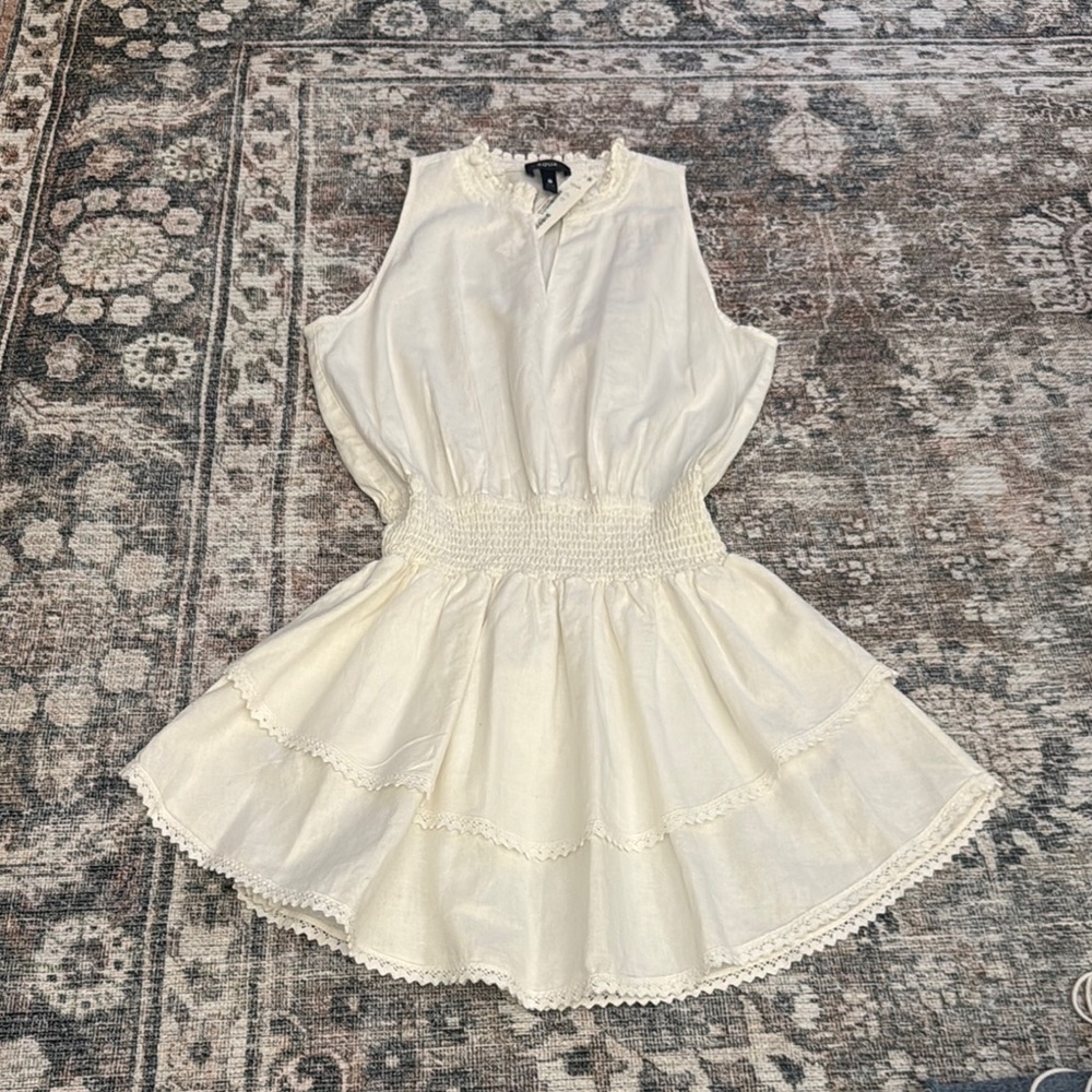 NWT Aqua women’s linen cotton tiered mini dress with lace trim Sz Small